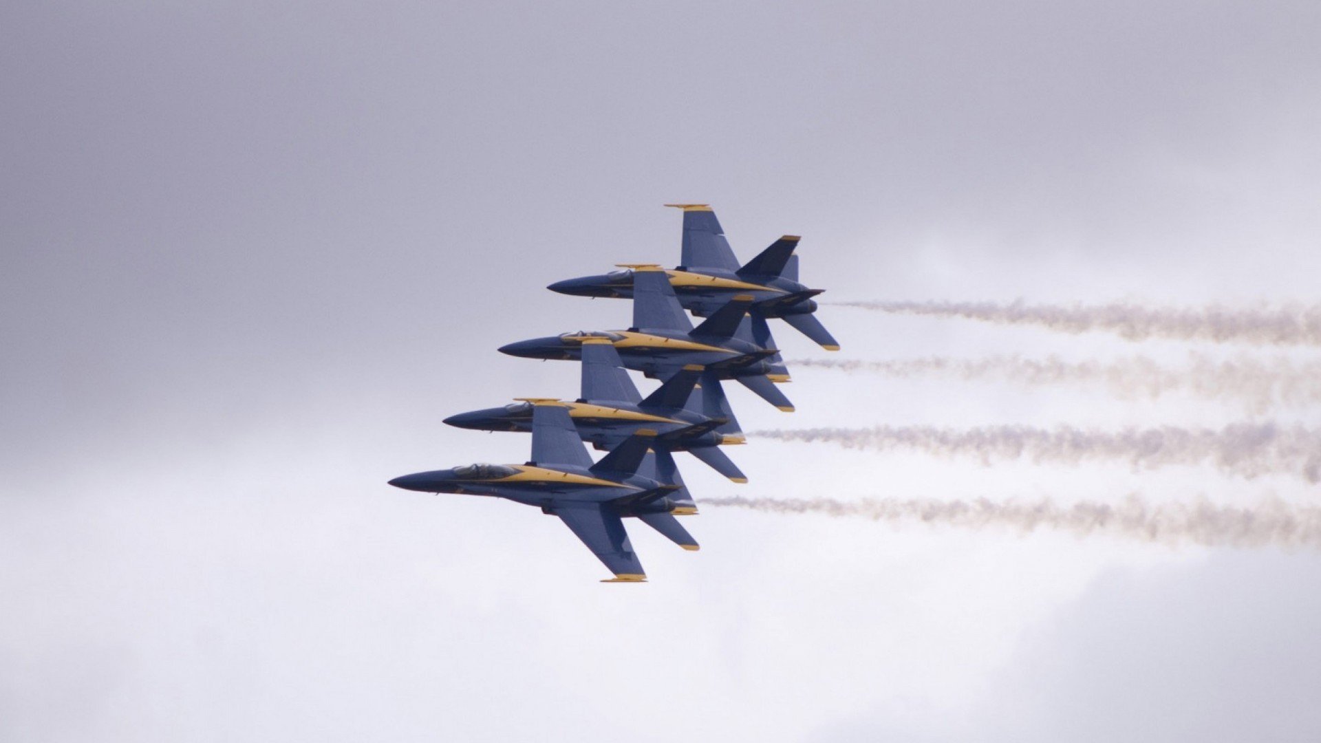 开云体育入口-夏季高空滑索挑战,飞跃山谷的极速体验,飞跃滑梯